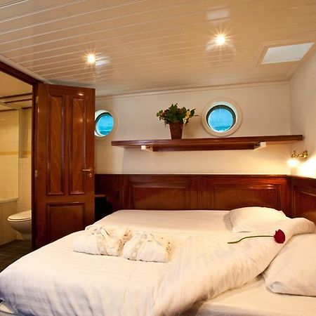 Отель Boat Barkentijn Marjorie Антверпен Экстерьер фото