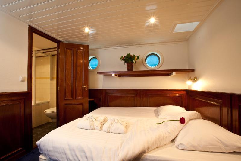 Отель Boat Barkentijn Marjorie Антверпен Экстерьер фото